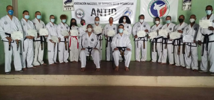 Lee más sobre el artículo ANTID realiza Taller de jueces en el Centro de Taekwon-Do ITF Gaspar Hernández (CETIGAHE)