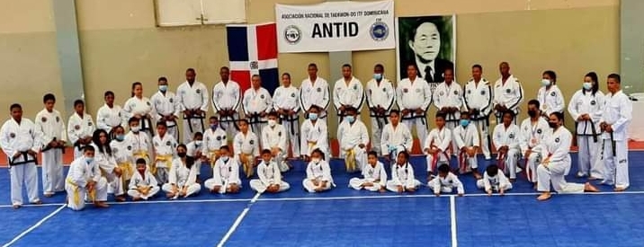 En este momento estás viendo SEMINARIO INTERNACIONAL DE COMBATE CON EL INSTRUCTOR JULIO PERALTA