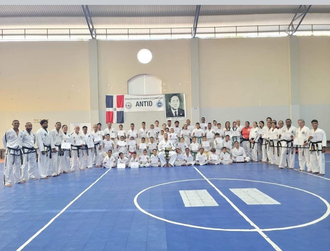 En este momento estás viendo 3er Seminario Internacional de Combate: Un Éxito Rotundo para la ANTID